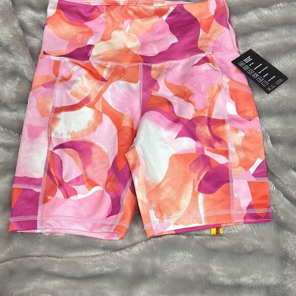 ID Ideology Women S Floating Petals 7 Inch Bike Shorts Pink Size Small - Picture 3 of 3